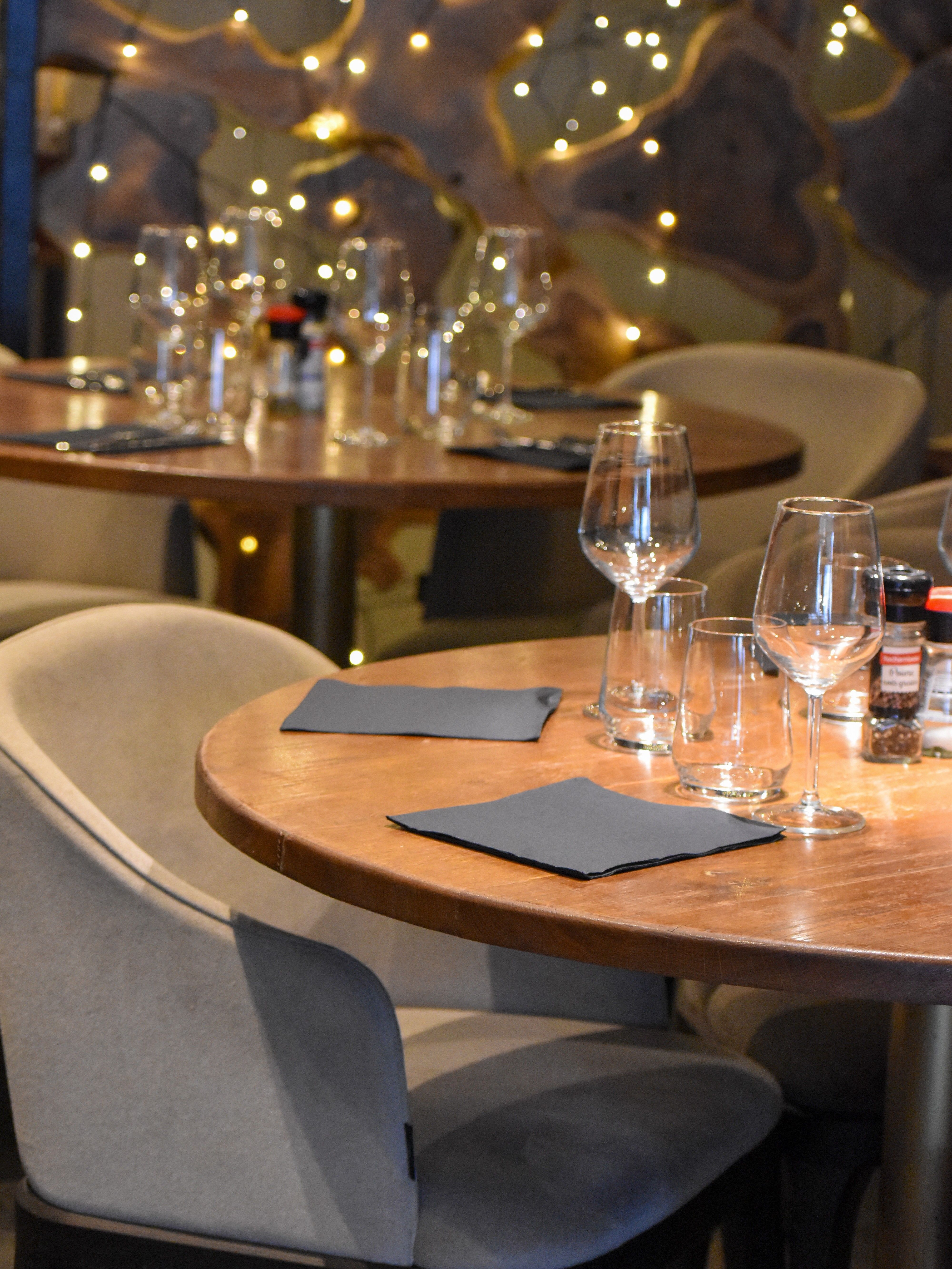 Table à manger Jean — vue 1 agrandie
